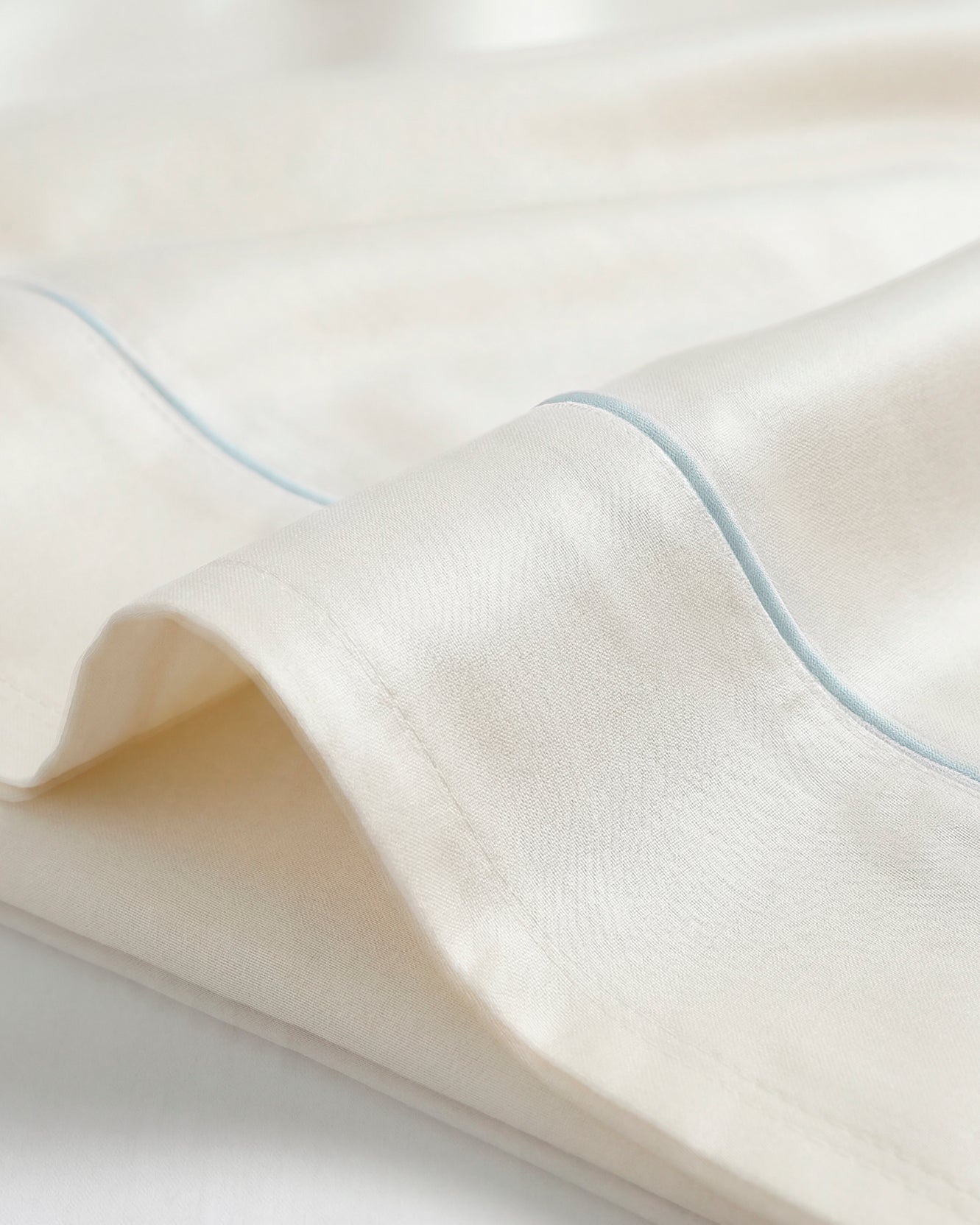 Rimini Cotton Sateen Top Sheet with Piping
