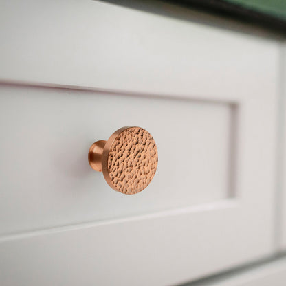 Akicon Hammered Copper Kitchen Cabinet Knobs 1-1/4 inch (32 mm) Diameter 100% Solid Brass Drawer Knob AK01916A-C