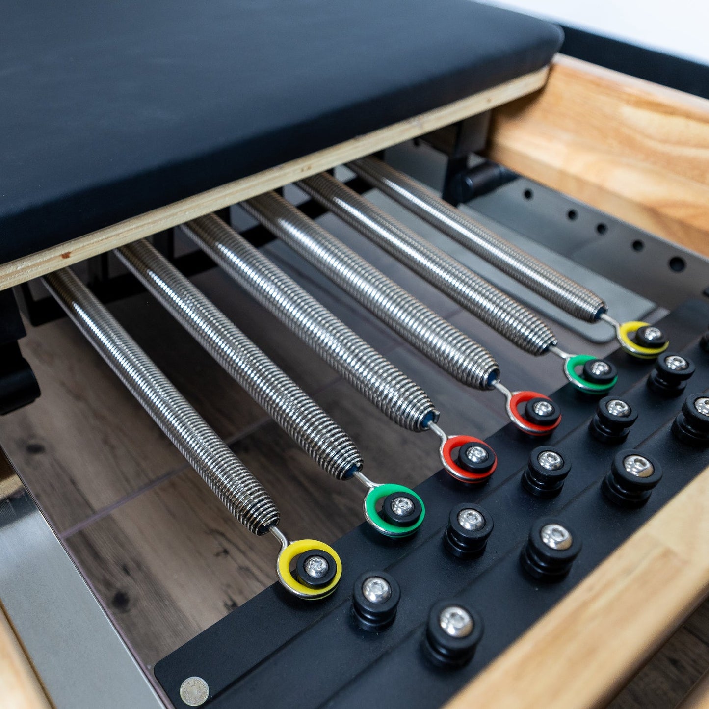 Nano Pro Max  Studio Pilates Reformer