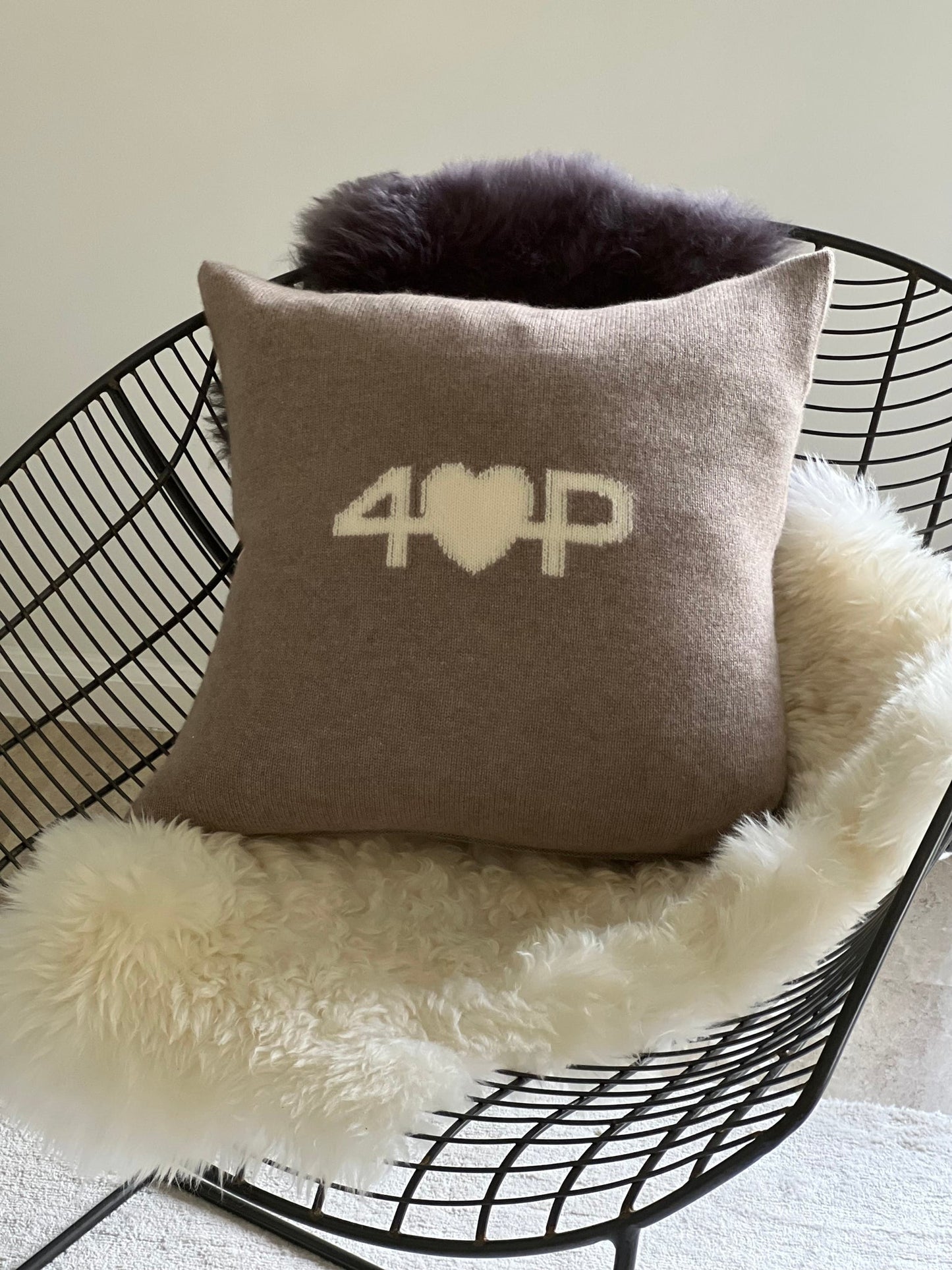 HUG PILLOW FAWN