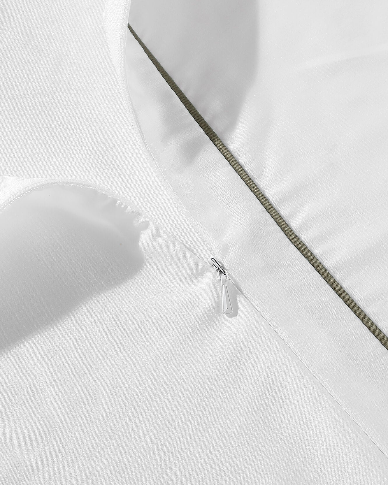 Lumière Luxe Duvet Cover with Piping