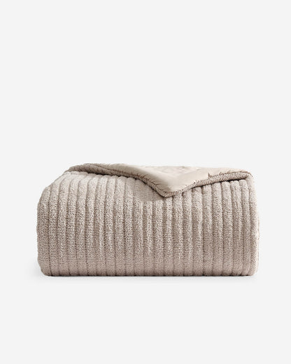 Snug Piped Comforter