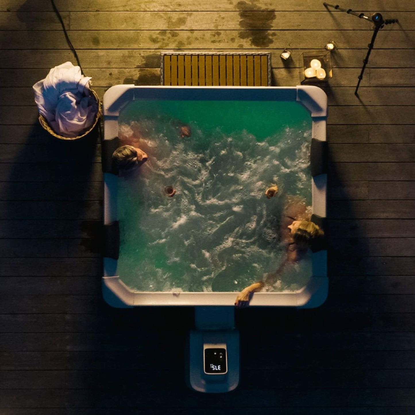 MSpa F-OS063W Oslo Supreme 6-Person 120 Jets Square Spa W/ LED Lights & Integrated App Control (SAK93516)