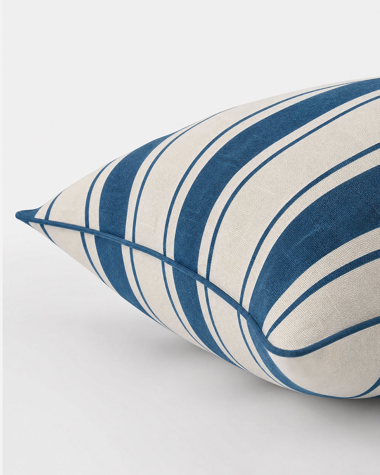 Cala Small Lumbar Pillow