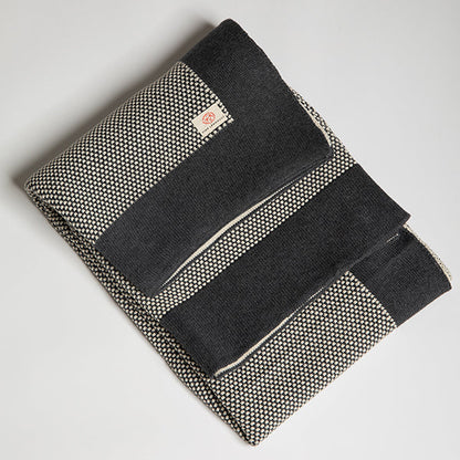 Eka Stipple Organic Cotton Throw Blanket